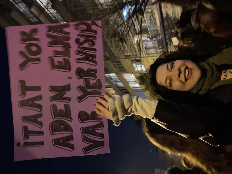 Kadınlar Taksim'de - İlgili Görsel
