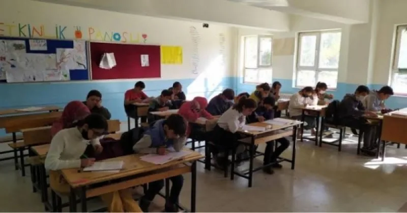 Öfke Patlaması: Öğretmen Eski Okuluna Saldırdı - İlgili Görsel