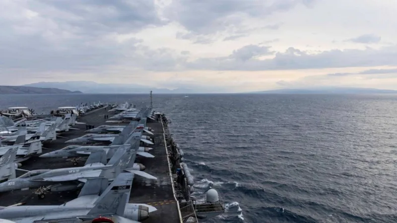 Kızıldeniz'de Dev Uçak Gemisi - İlgili Görsel