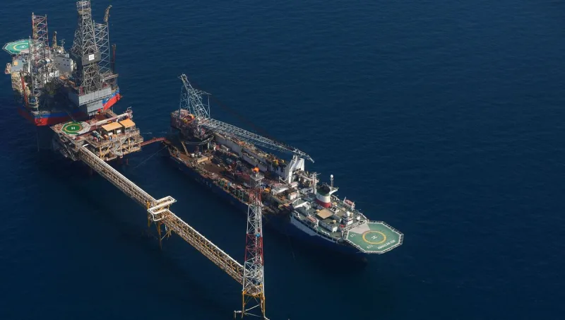 İsrail ve İran Savaşı: Petrol Rafineleri Hedef Alındı - İlgili Görsel