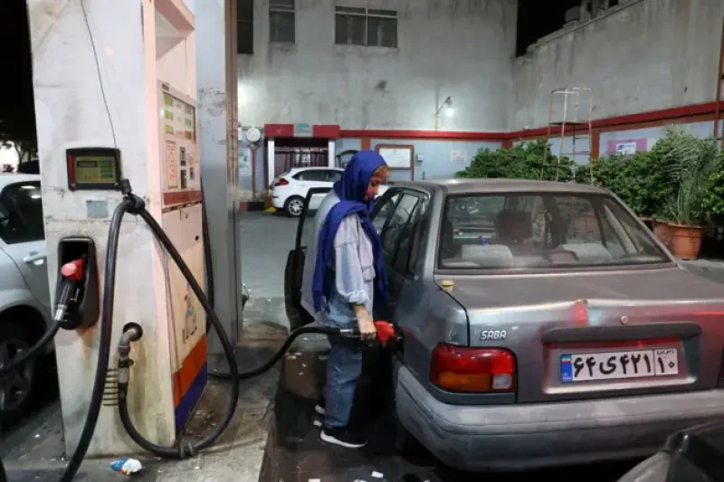 İsrail ve İran Savaşı: Petrol Rafineleri Hedef Alındı - İlgili Görsel