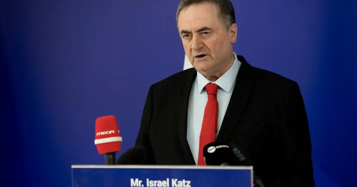 Lübnan'da Hizbullah bayrakları