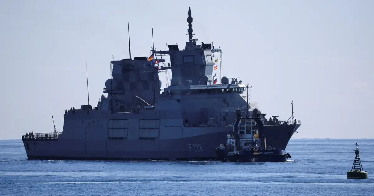 Alman Fırkateyni Kıbrıs'a Vardı