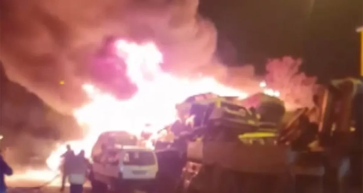 Ankara'da Araç Yığını Kül Oldu