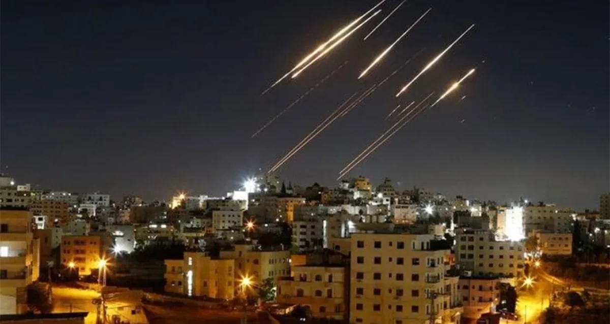 İsrail ve İran Savaşı: Petrol Rafineleri Hedef Alındı